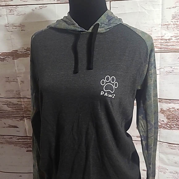 PAWZ Tops - Pawz dog mom.hoodie Medium
